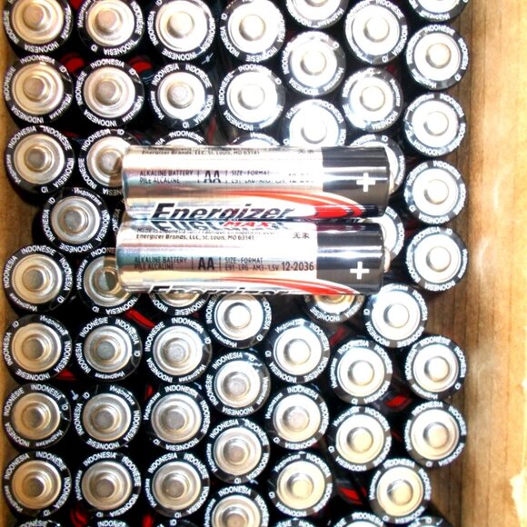 AA Batteries Case of 85 - Picture 1 of 2